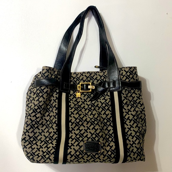 Tommy Hilfiger Sling Women’s Pattern Shoulder Bag - Picture 3 of 6